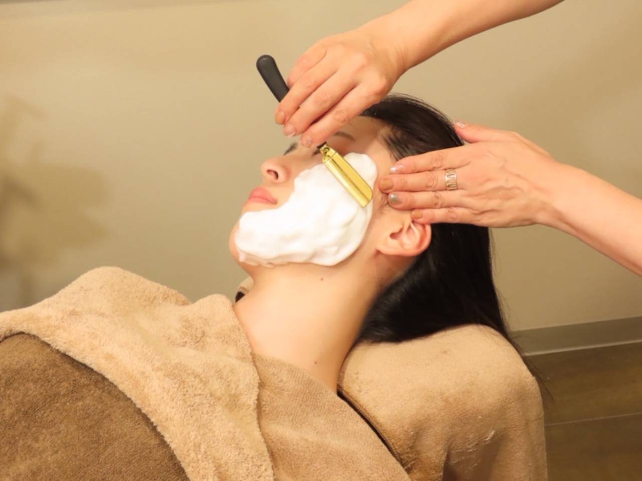 エステシェービングフル＋まつ毛カール（クジャクカール）